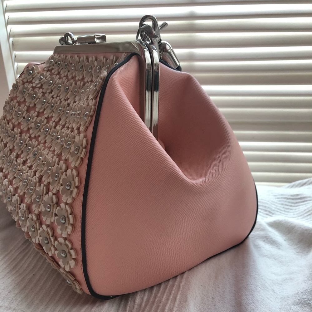 *SOLD*Catherine Malandrino Annabelle Blush Pink Flower Clasp Latch Satchel Purse - Picture 8 of 9